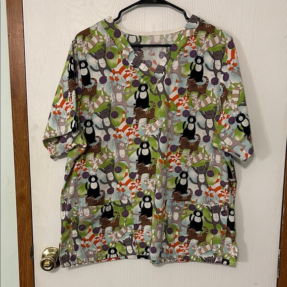 Tafford Other - Tafford Women’s Scrub Top Playful Kittens & Yarn PTP 25”